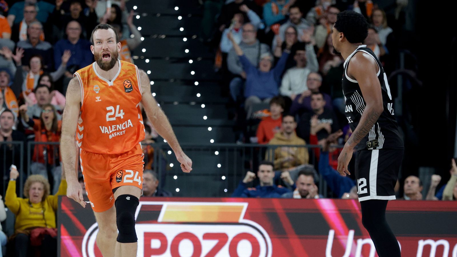 Costello, en una acció del duel