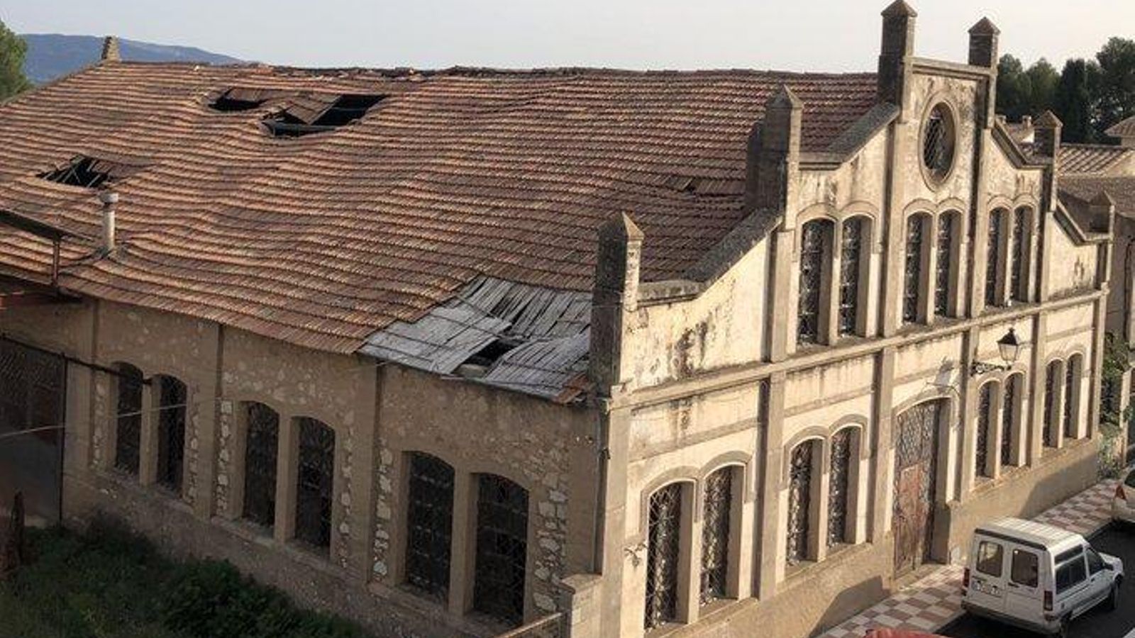 Estat de l'edifici modernista de Beneixama