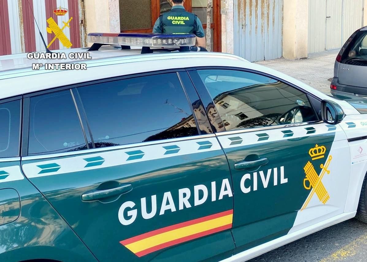 Un vehicle de la Guàrdia Civil (arxiu) Agents del Grup d’Homicidis de la Guàrdia Civil, que s’han fet càrrec de la investigació