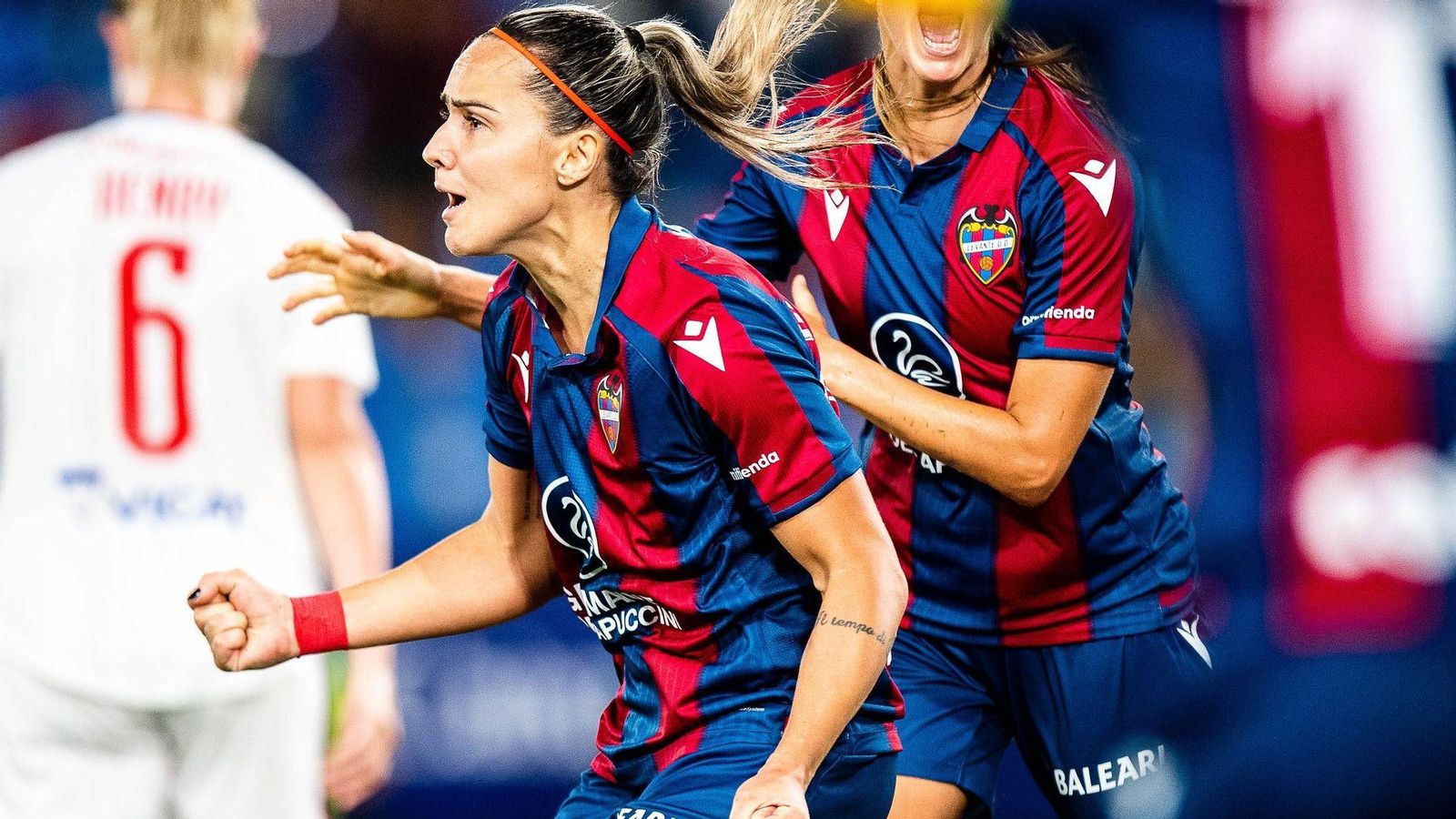 Giovanna Crivelari en el partit d'anada al Ciutat de València