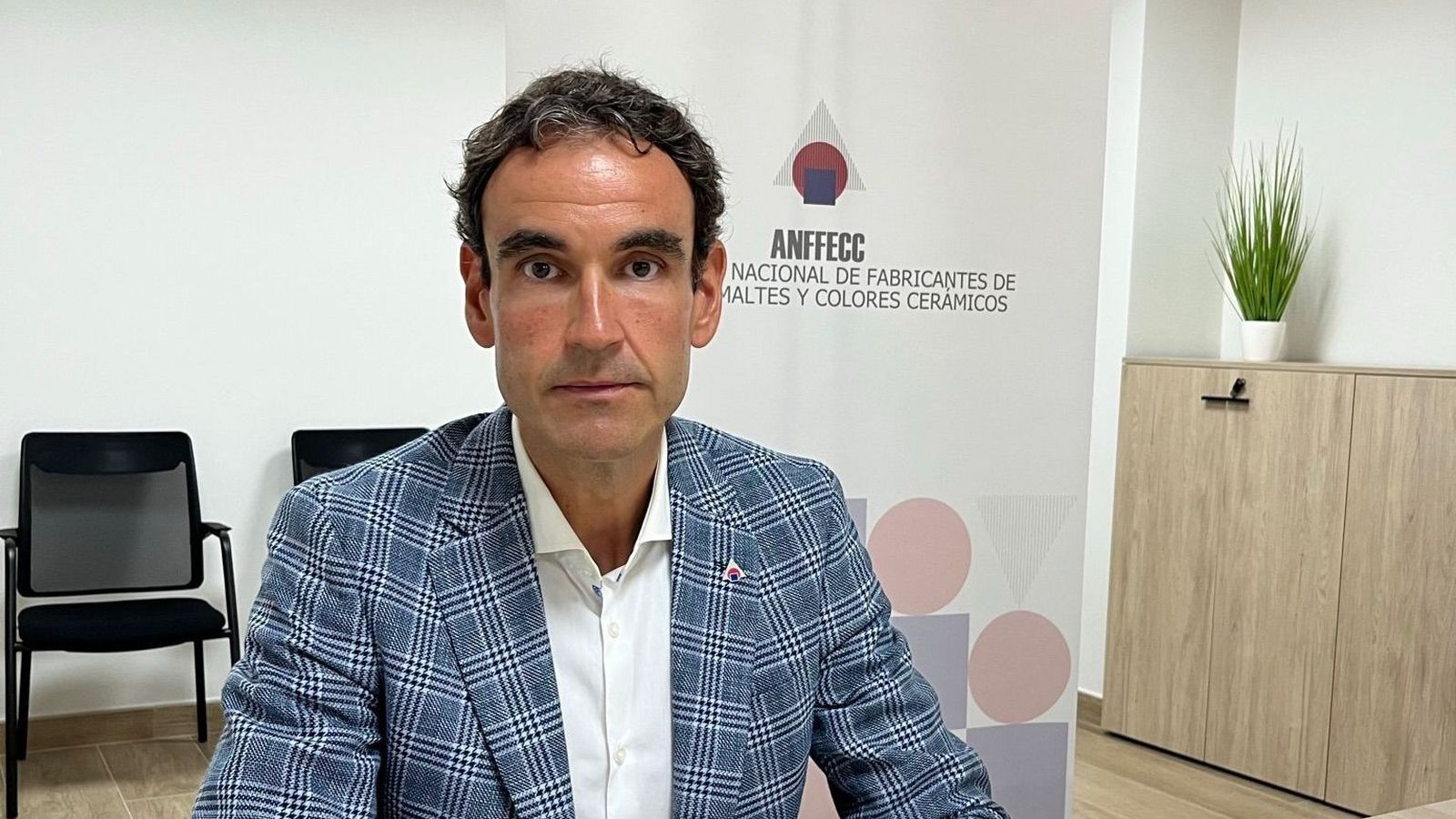 El president de l'Associació Nacional de Fabricants de Frites, Esmalts i Colors Ceràmics (Anffecc), Fernando Fabra