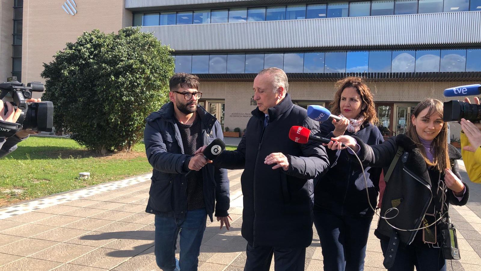 Fernando Roig a l'eixida dels jutjats