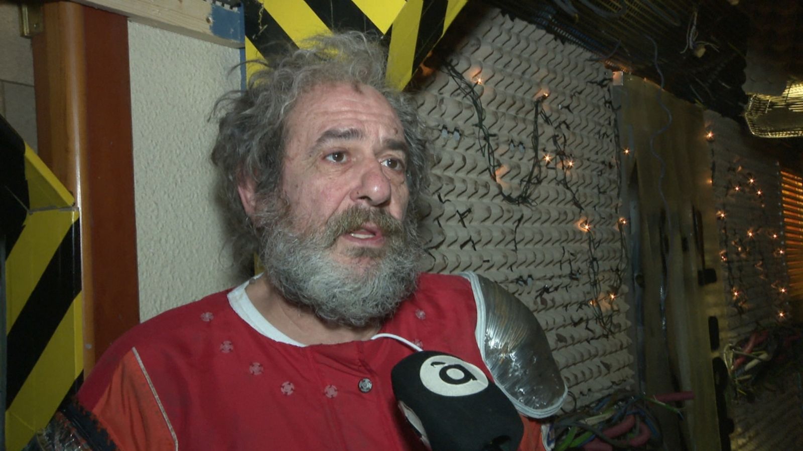 L'actor Karra Elejalde durant el rodatge de 'Kepler Sexto B' a la Vall d'Uixó