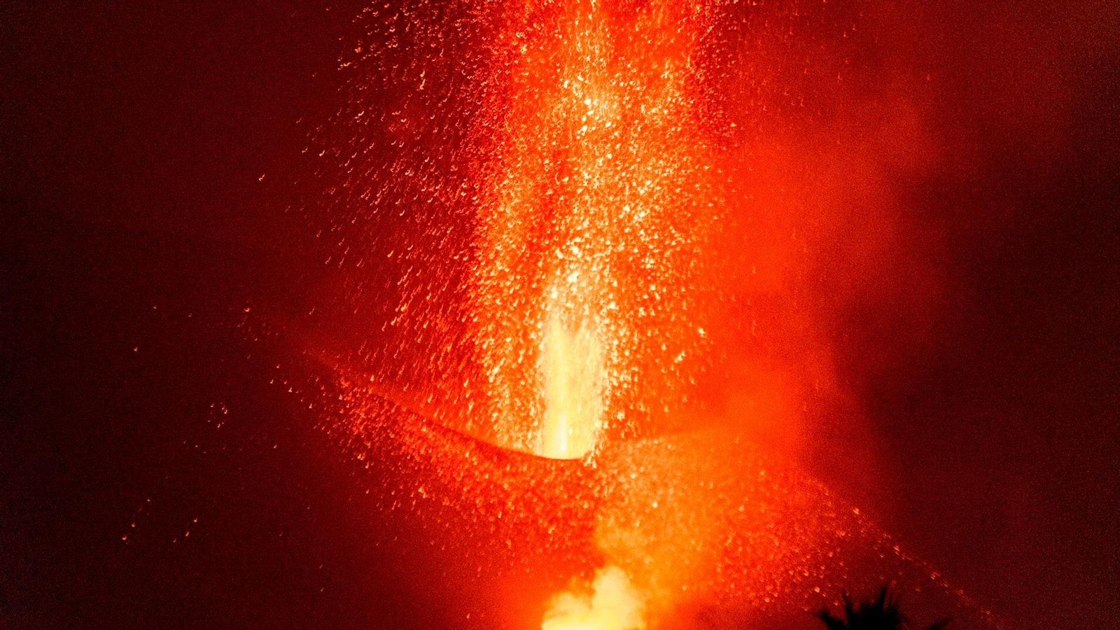 Imatge del volcà Cumbre Vieja vist des de la localitat d'El Paso