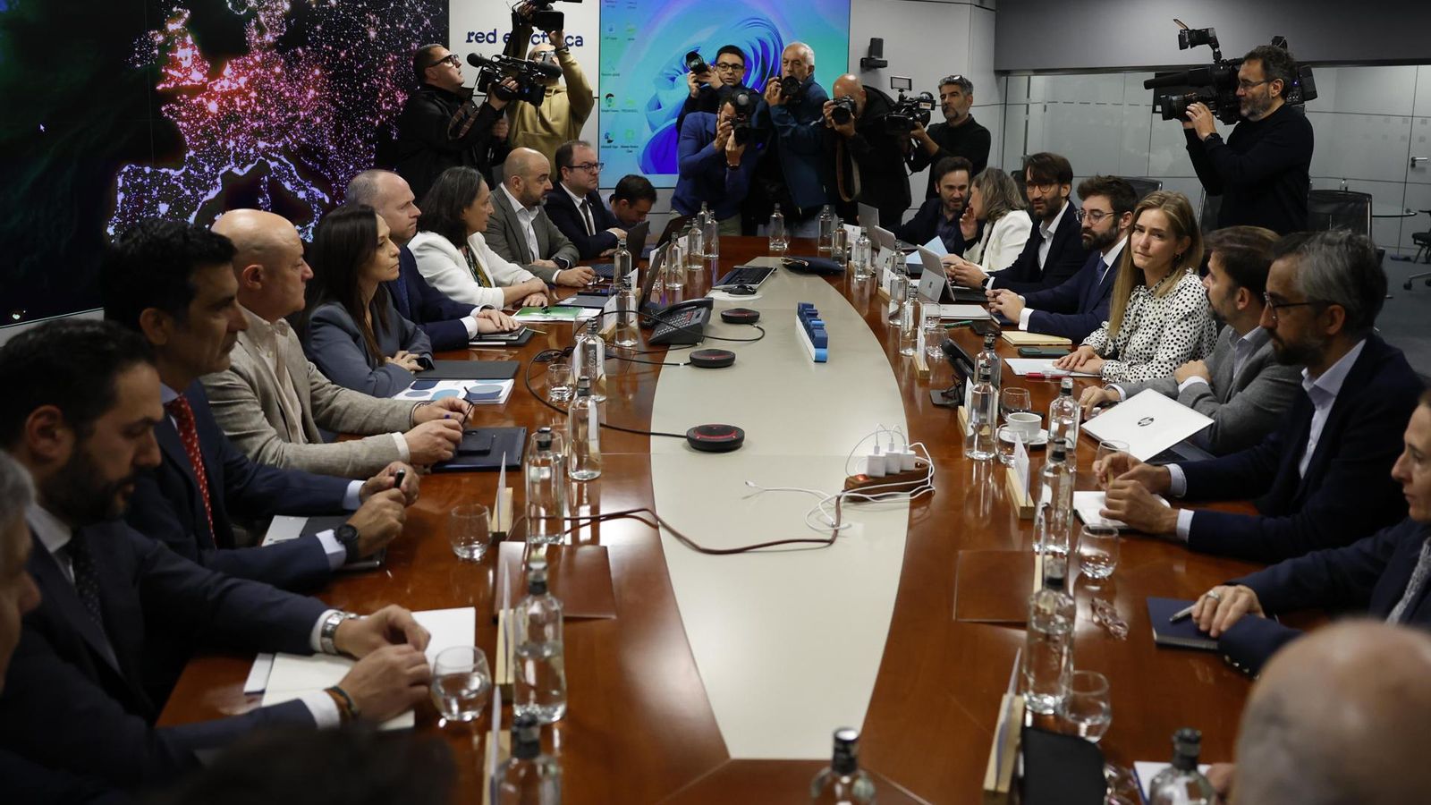 La ministra per a la Transició Ecològica i el Repte Demogràfic, Sara Aagesen, presideix la segona reunió del Comité per a l'anàlisi de l'apagada elèctrica