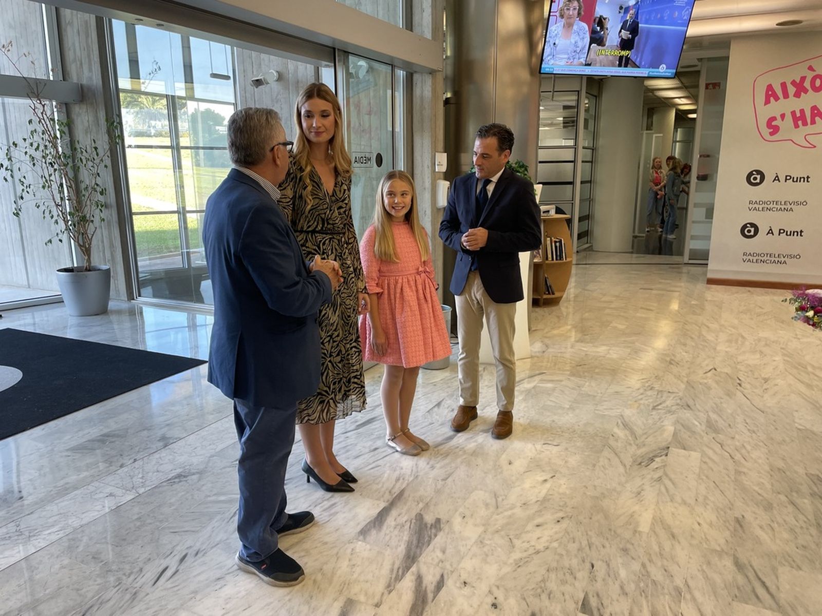 Arribada amb el director general Alfred Costa i Miquel Francés, president de la CVMC