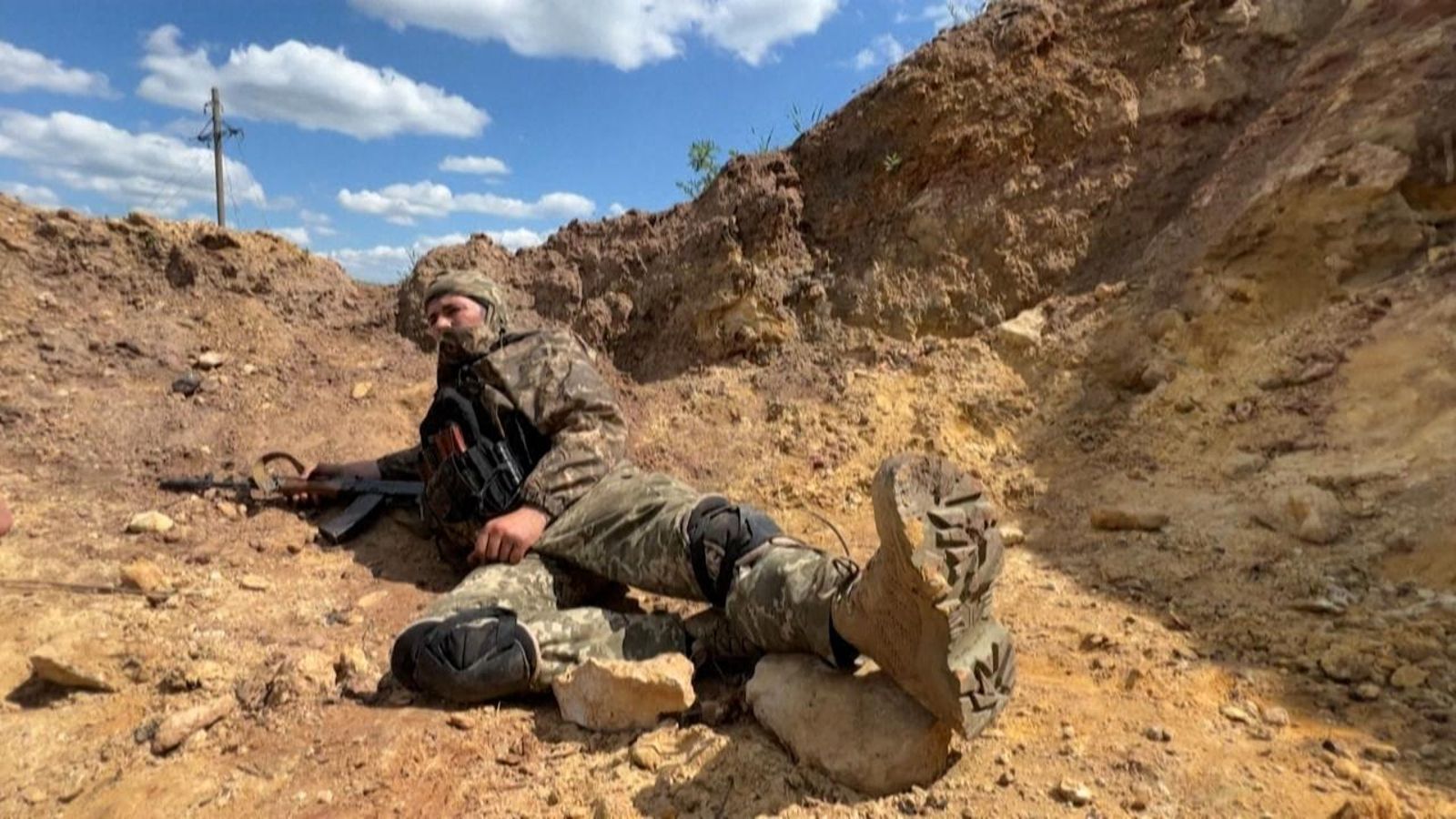 Rússia redobla l’ofensiva a l’est d’Ucraïna en el tercer mes de guerra