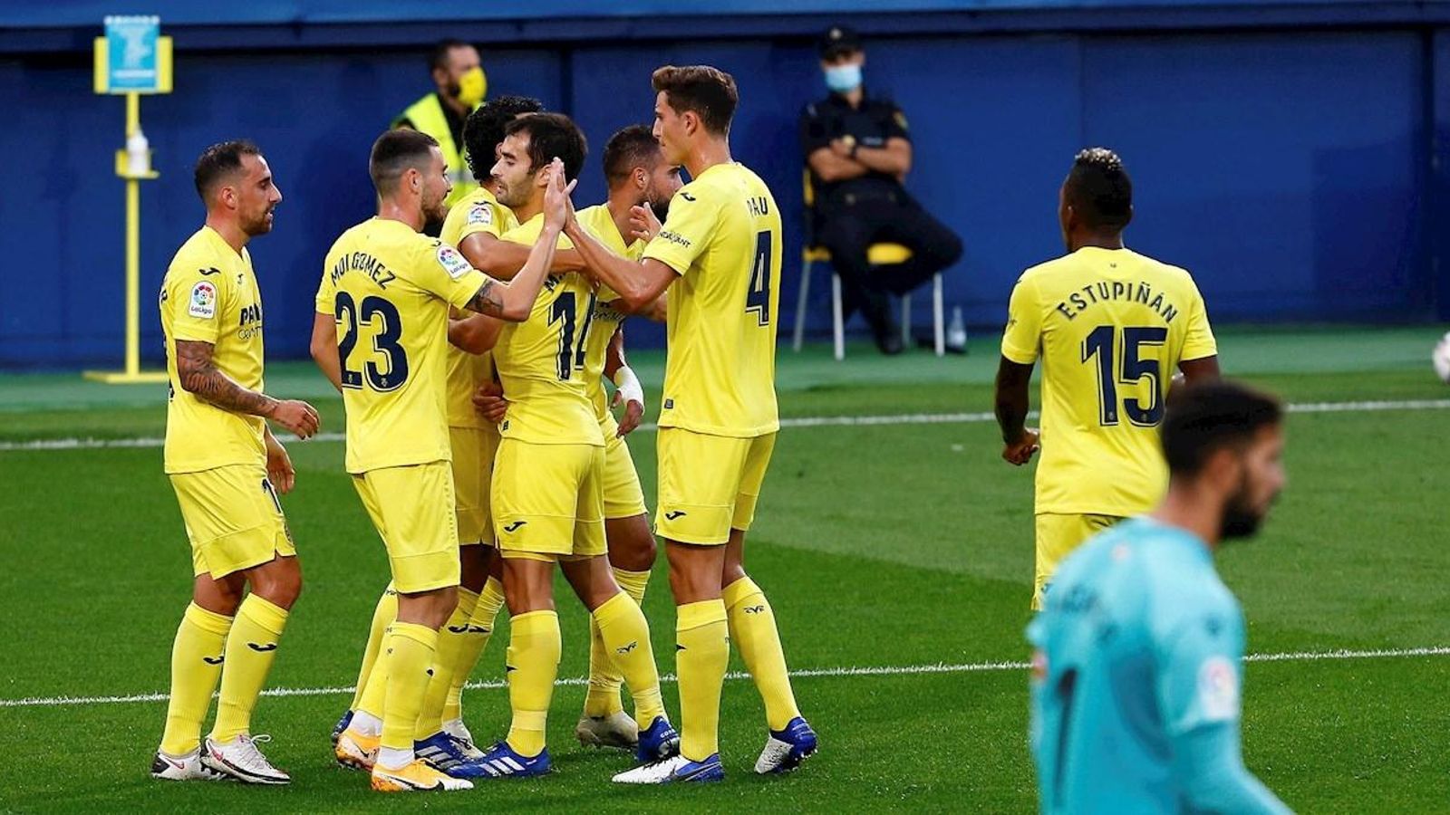 Els groguets celebren un dels gols contra l'Alabés