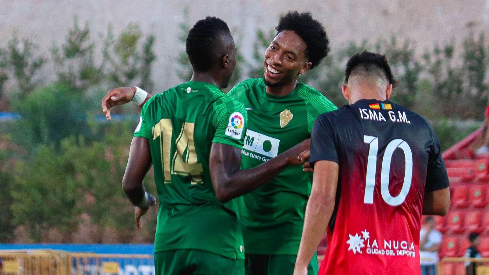 Palacios i Mojica celebren un dels gols