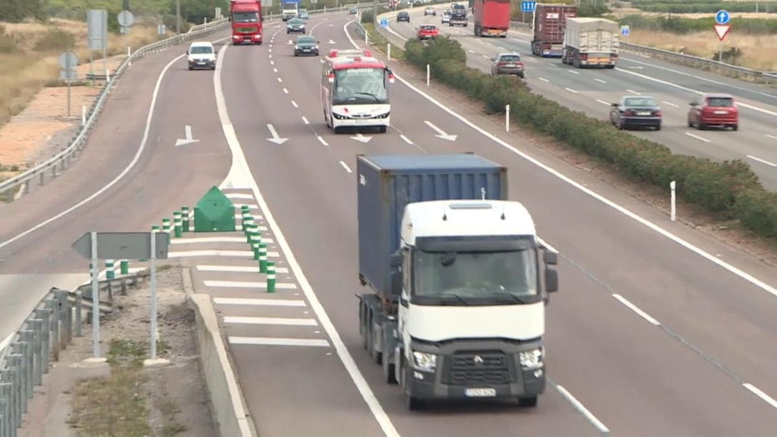 Trànsit a una carretera de la Comunitat Valenciana