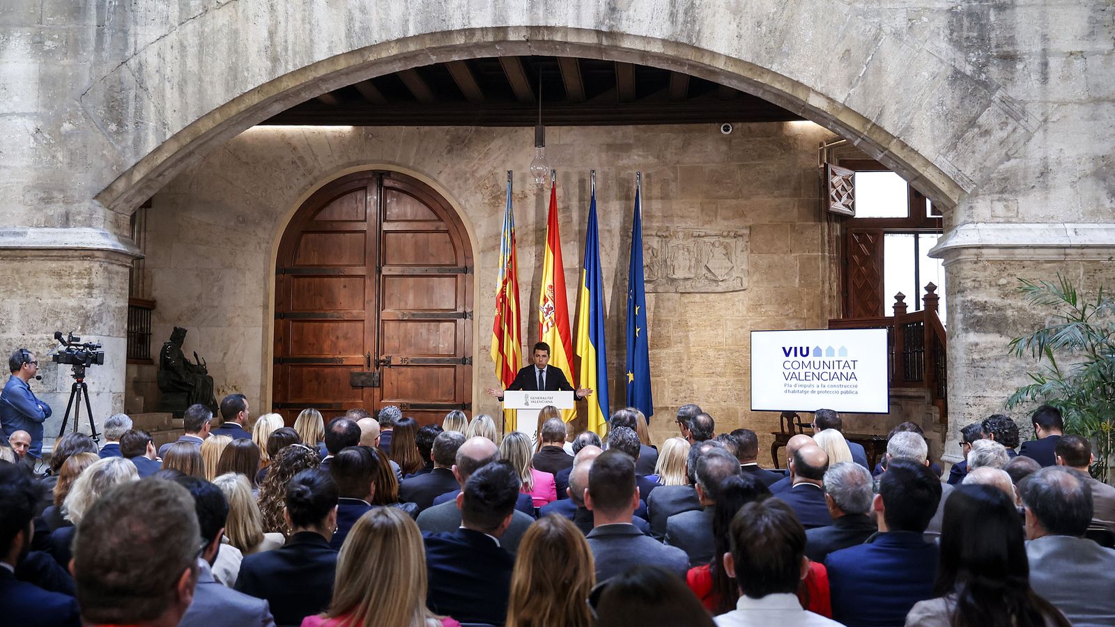 El president de la Generalitat, Carlos Mazón, presenta el Pla Viu de promoció d'habitatge