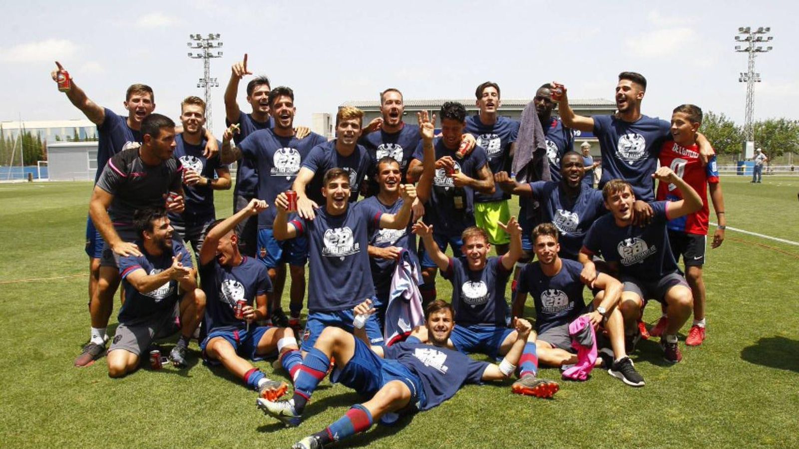 L'Atlètic Llevant celebra el seu ascéns