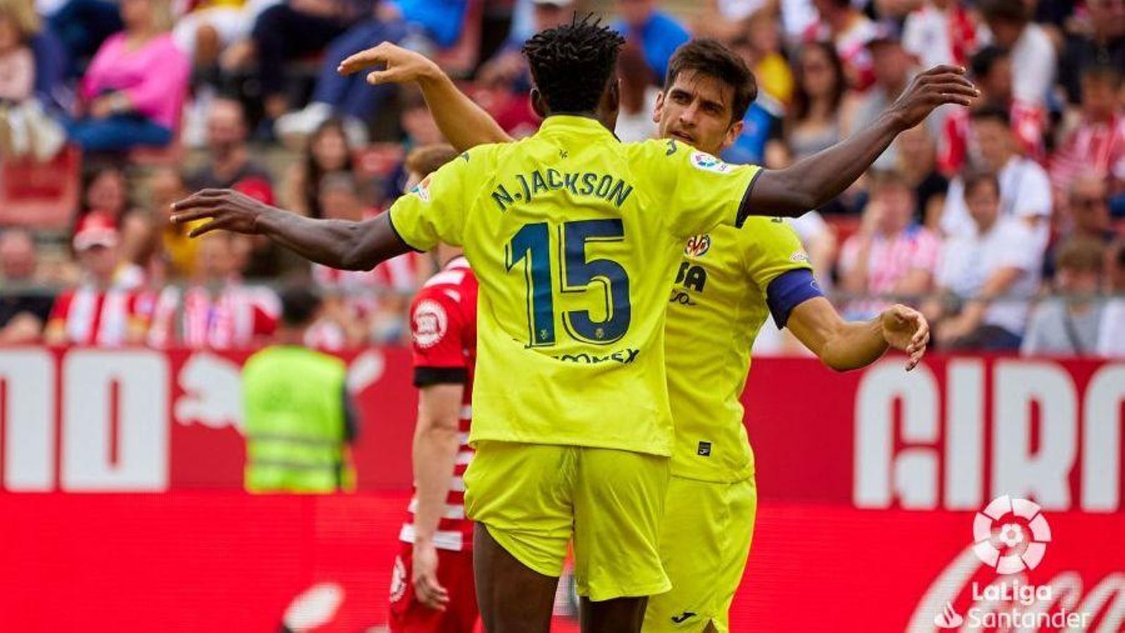 Jackson i Gerard celebren el segon gol groguet