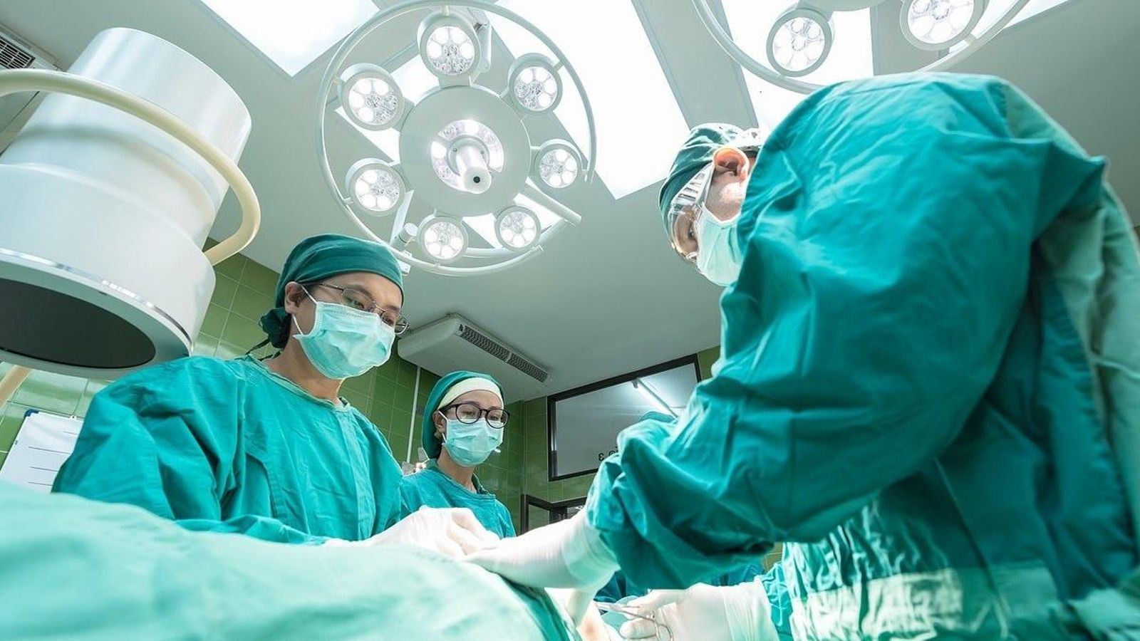 Metges i professionals sanitaris podran prolongar l\'etapa laboral fins als 70 anys