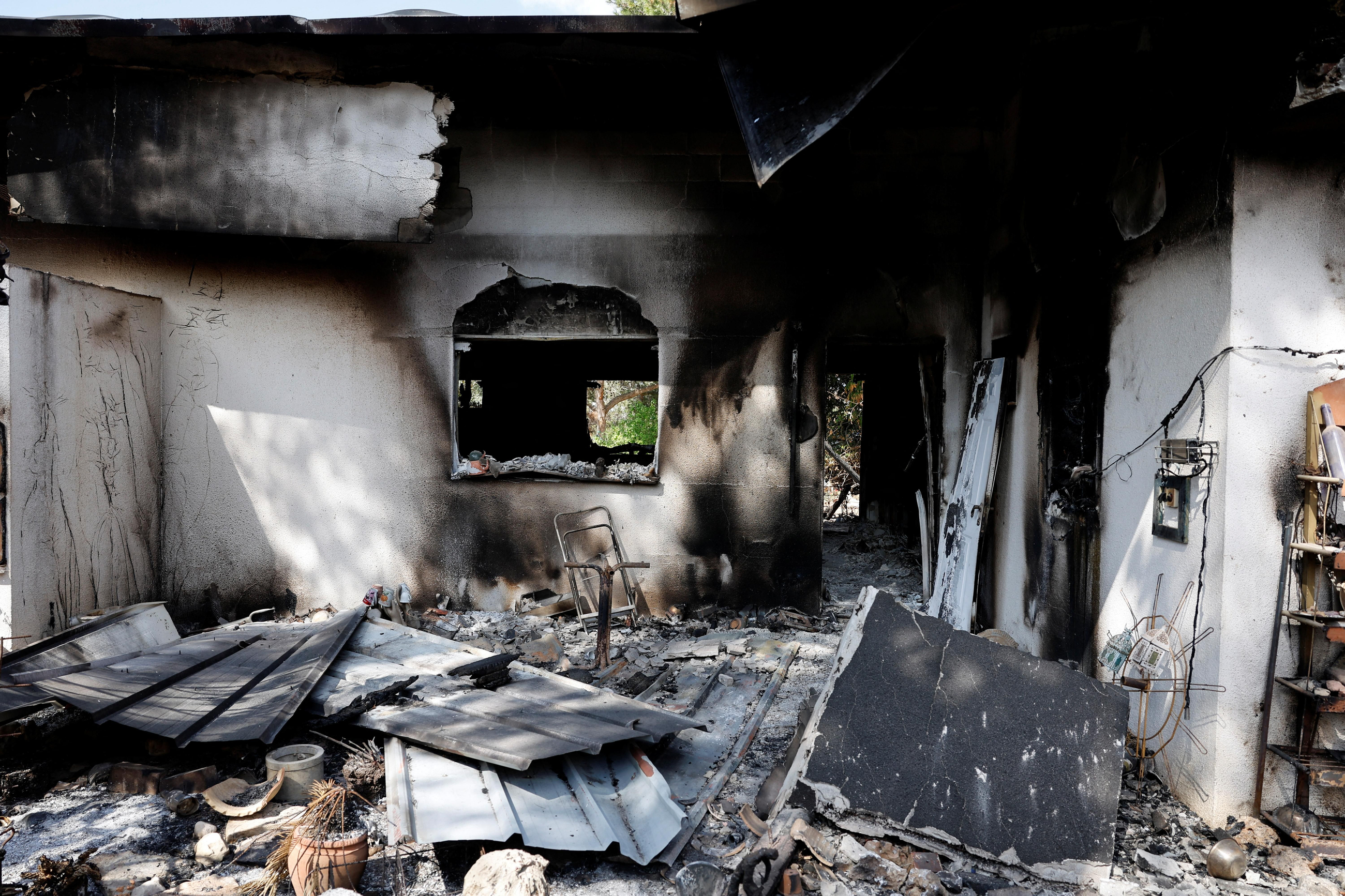 Casa bombardejada per Hamás a la ciutat israeliana Nir Oz Casa bombardejada per Hamás a la ciutat israeliana Nir Oz