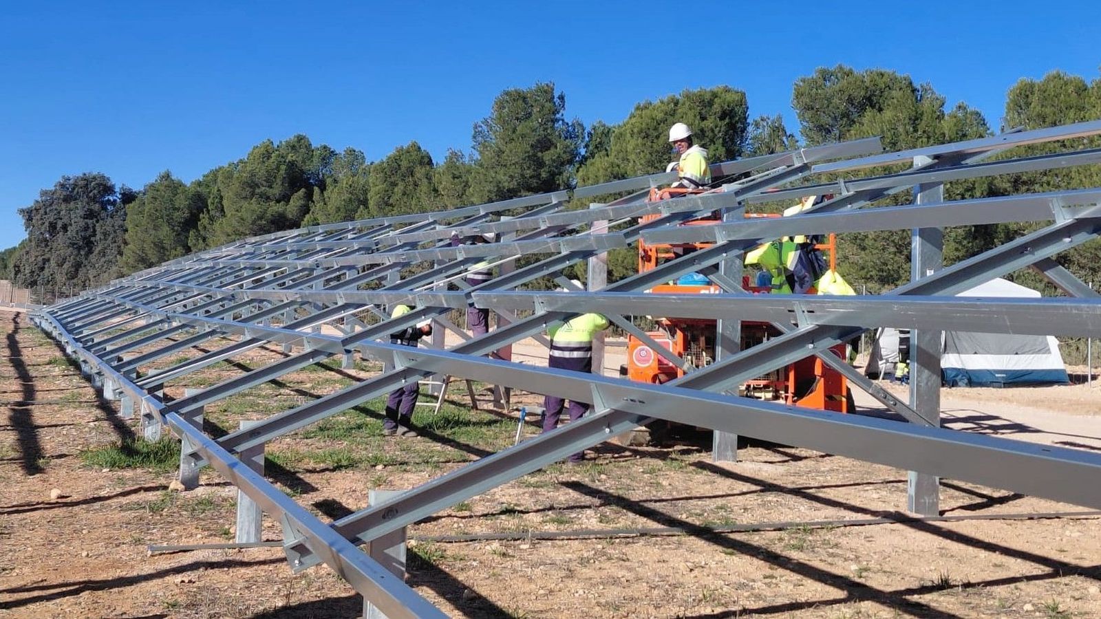 Construcció d'una de les plantes fotovoltaiques d'Iberdrola