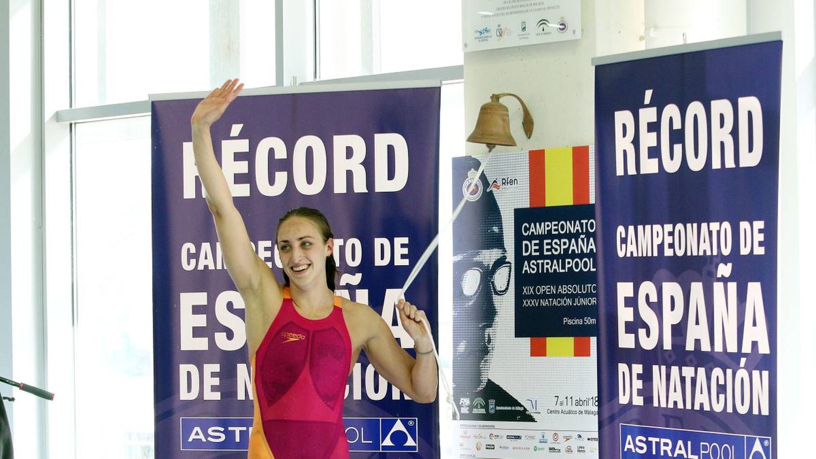 Lidón celebra el rècord de 50 metres obtingut en el Campionat d'Espanya de natació