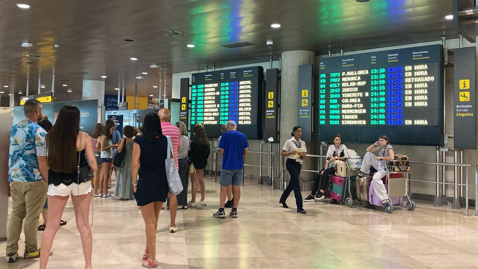 Vestíbul de l'aeroport de València, on hi ha programats més de 750 vols des d'este divendres fins al diumenge