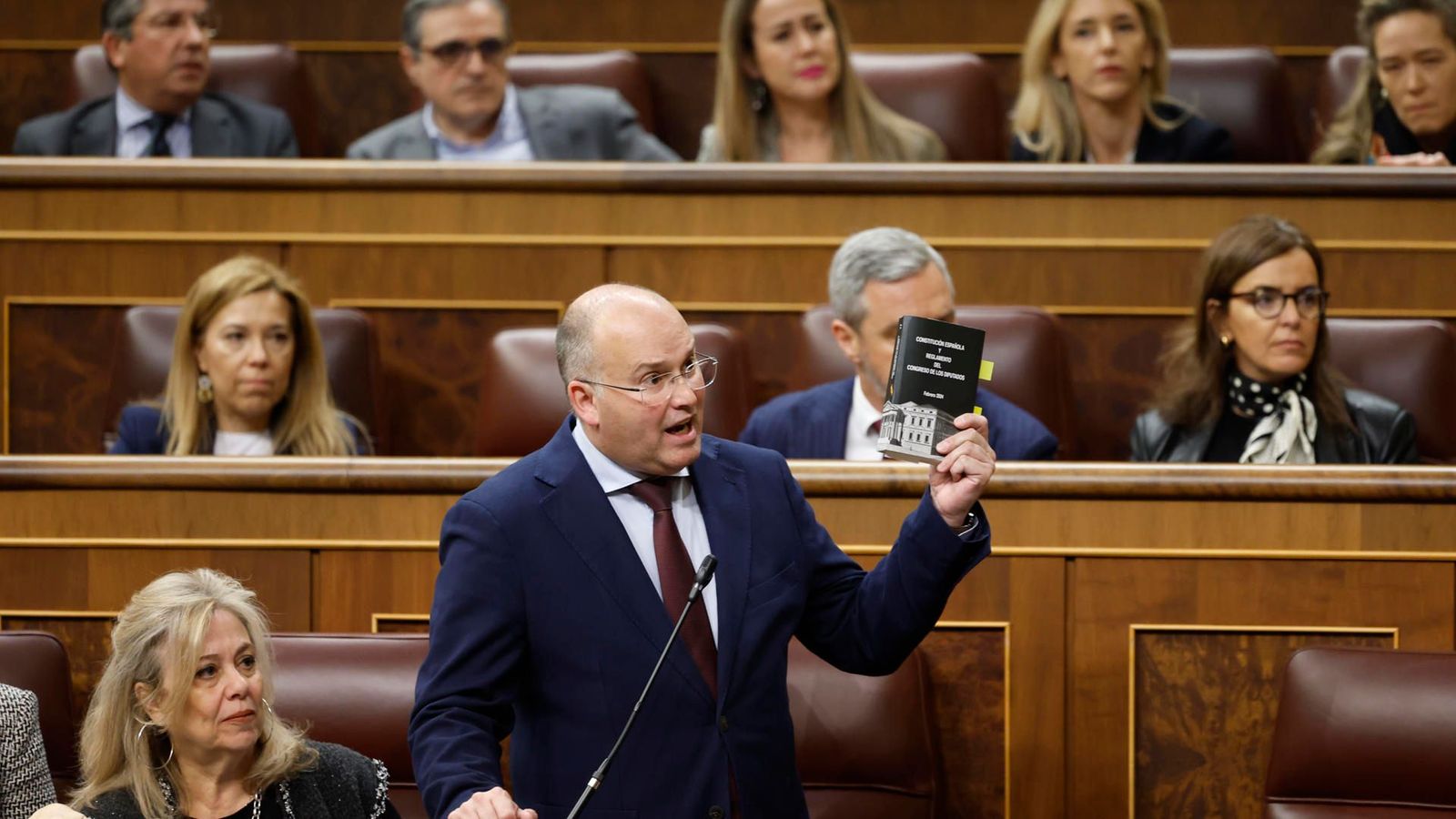 Tellado invoca el reglament del Congrés durant la picabaralla amb el vicepresident del Congrés, De Celis