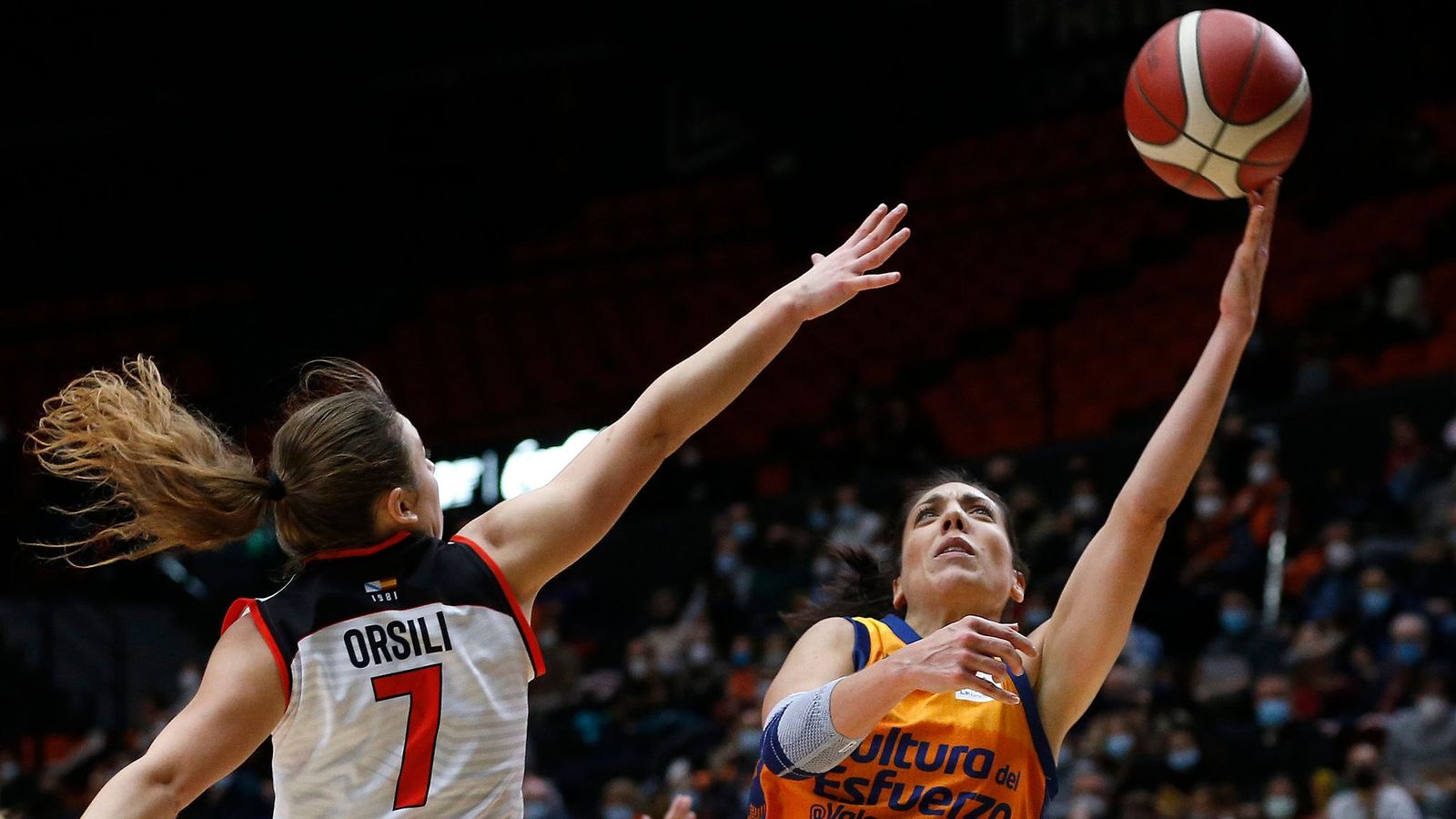 Cristina Ouviña, en una acció del partit