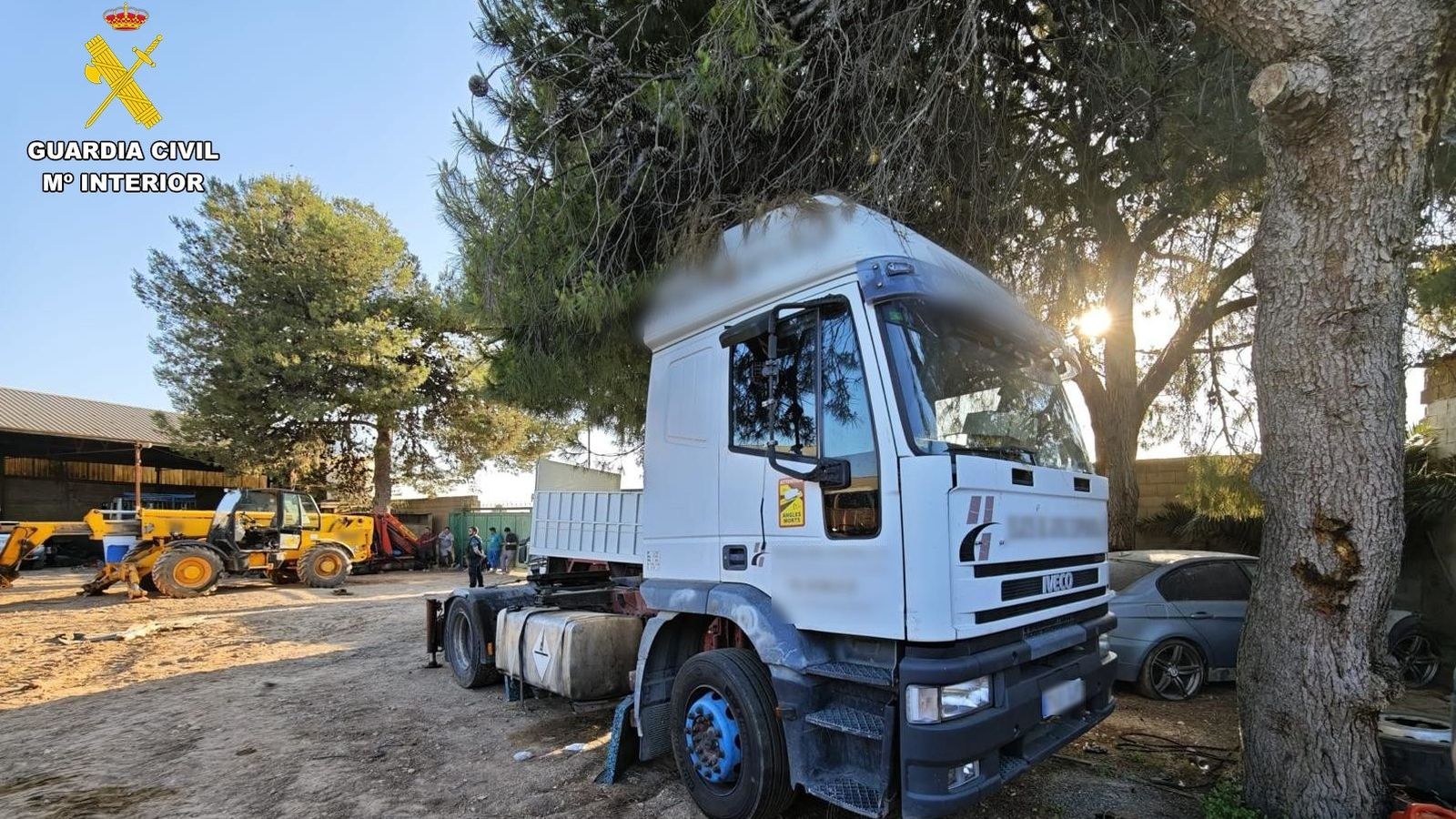 Cau una banda que robava vehicles i els enviava a l'estranger
