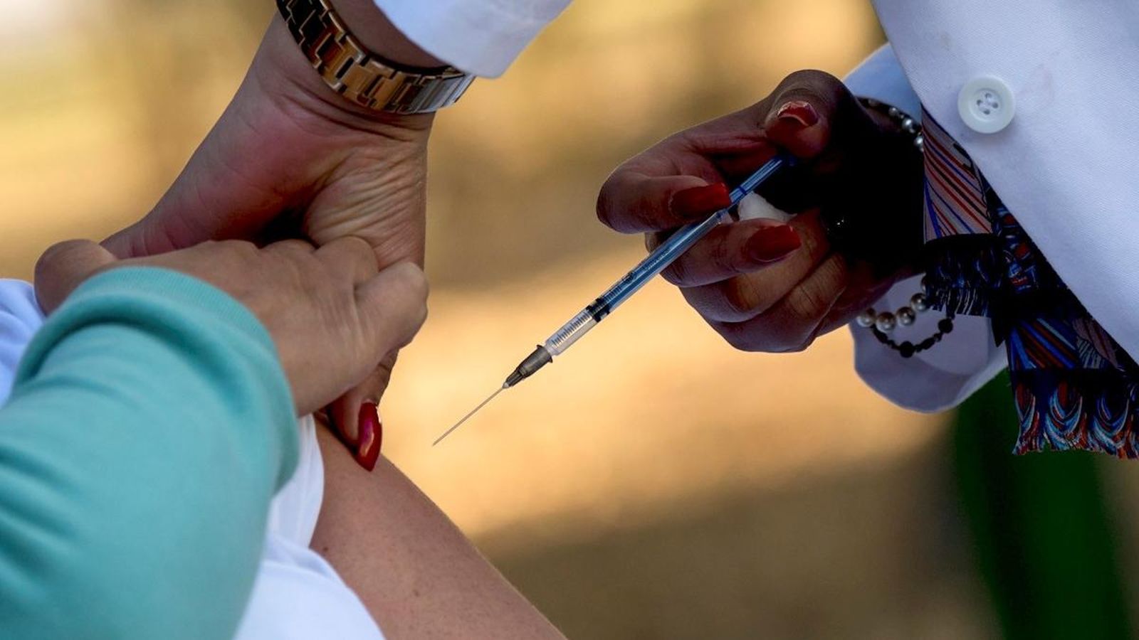 La campanya de vacunació contra el coronavirus en una imatge d'arxiu