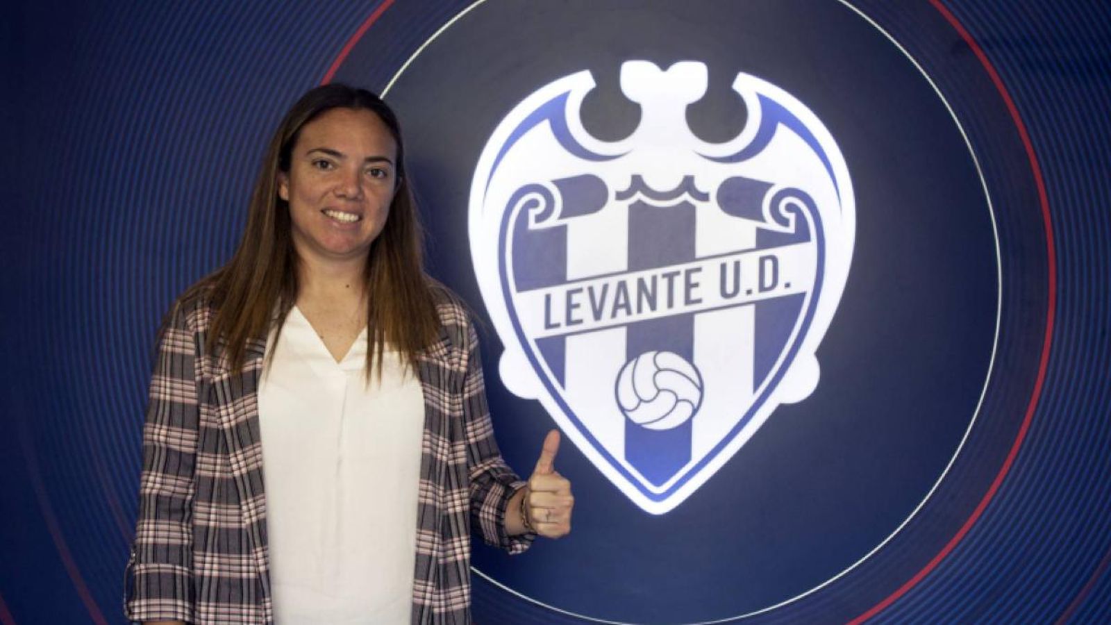 María Pry, entrenadora del Llevant a la Lliga Iberdrola