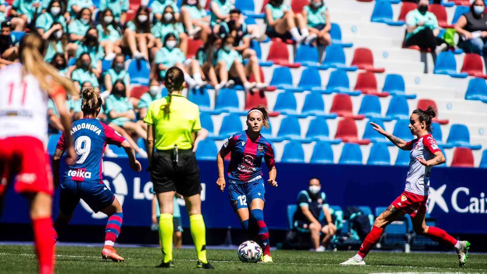 Charlyn, amb la pilota controlada