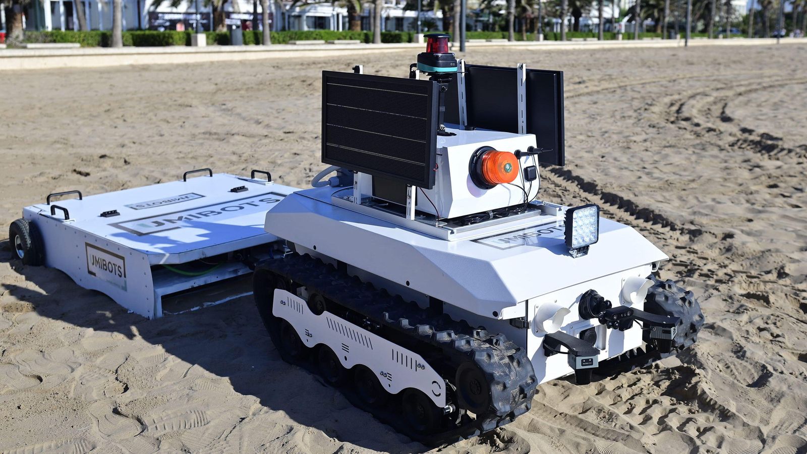 El nou robot que s'incorporarà a la neteja de les platges de València El nou robot que s'incorporarà a la neteja de les platges de València