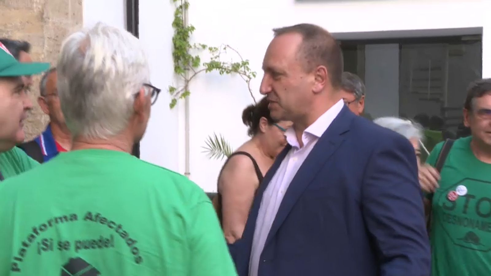 Rubén Martínez Dalmau i membres de la Plataforma d’Afectats per la Hipoteca