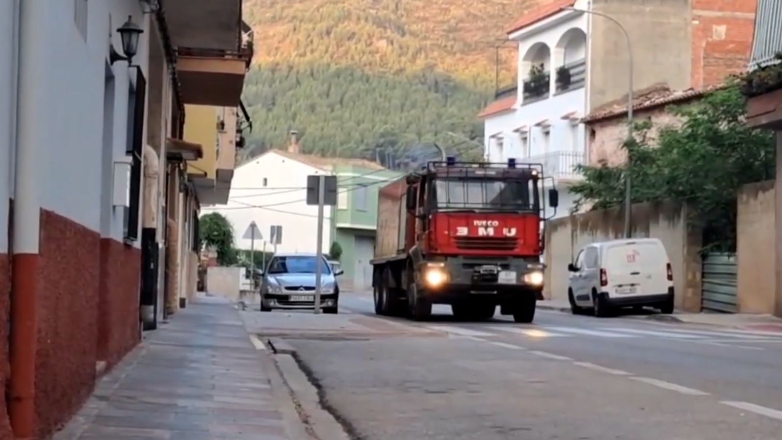 L'UME abandona Gátova després que l'incendi s'haja donat per estabilitzat