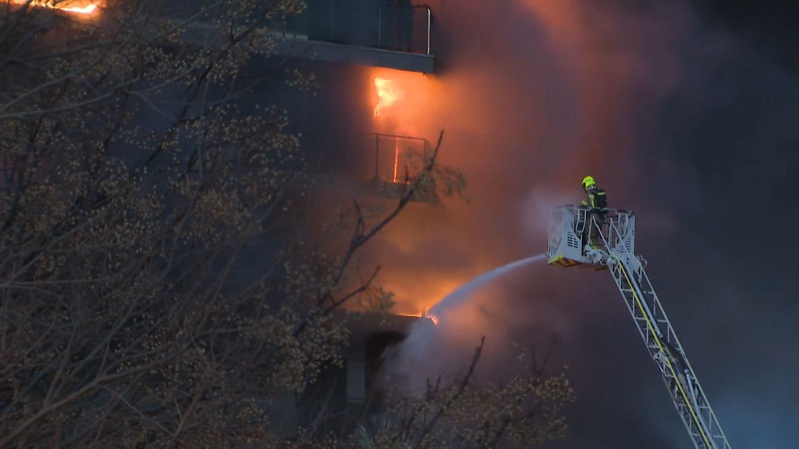 Els propietaris de l’edifici incendiat a Campanar demanen que es reòbriga la investigació judicial