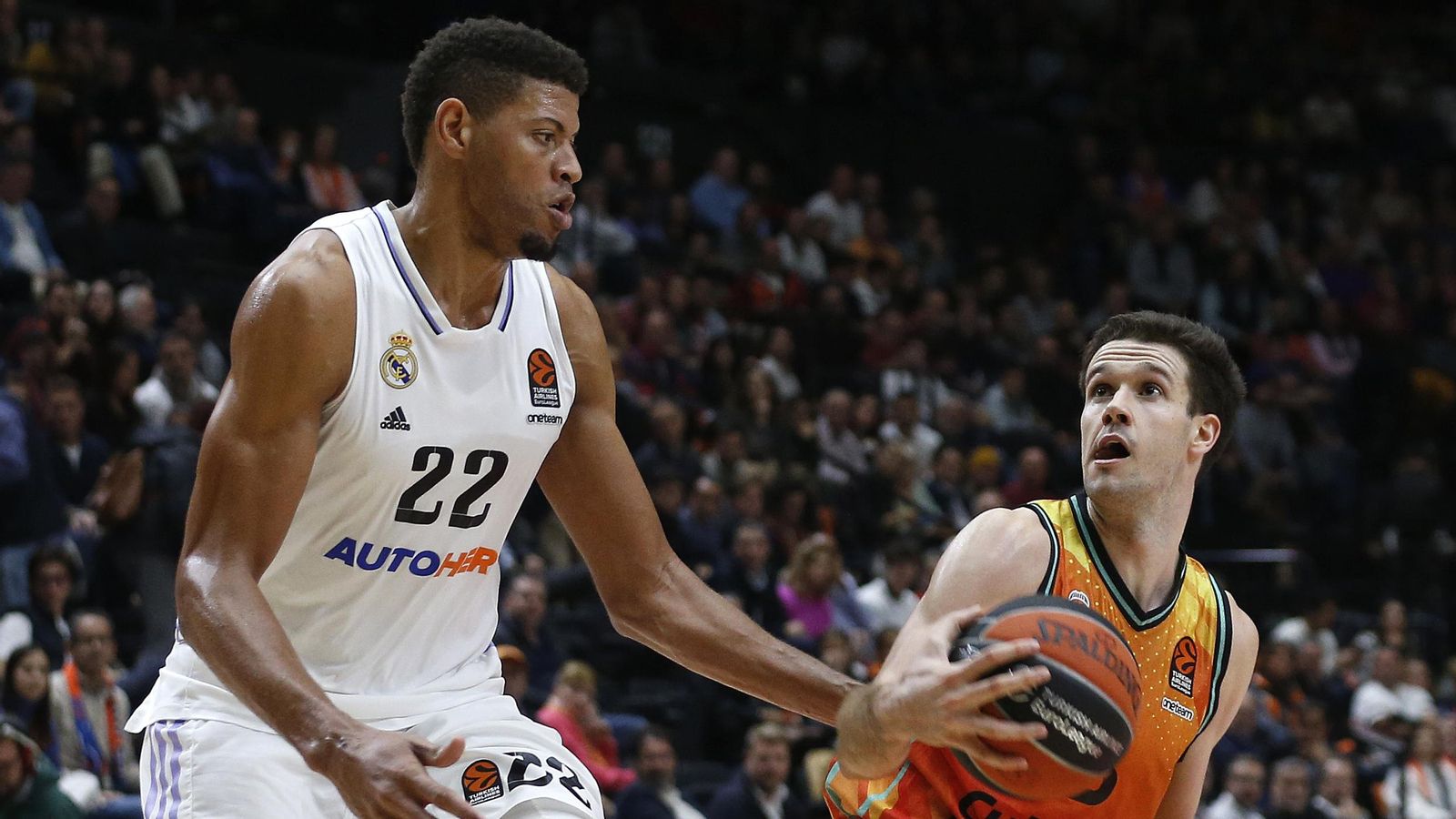 Derrota del València Basket contra el Reial Madrid a la Fonteta