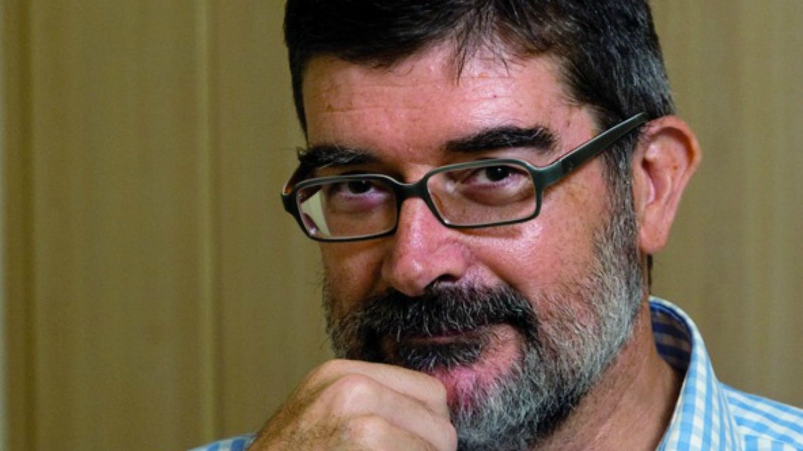 Esteve destacà per la seua trajectòria com a impulsor i dirigent del STEPV.