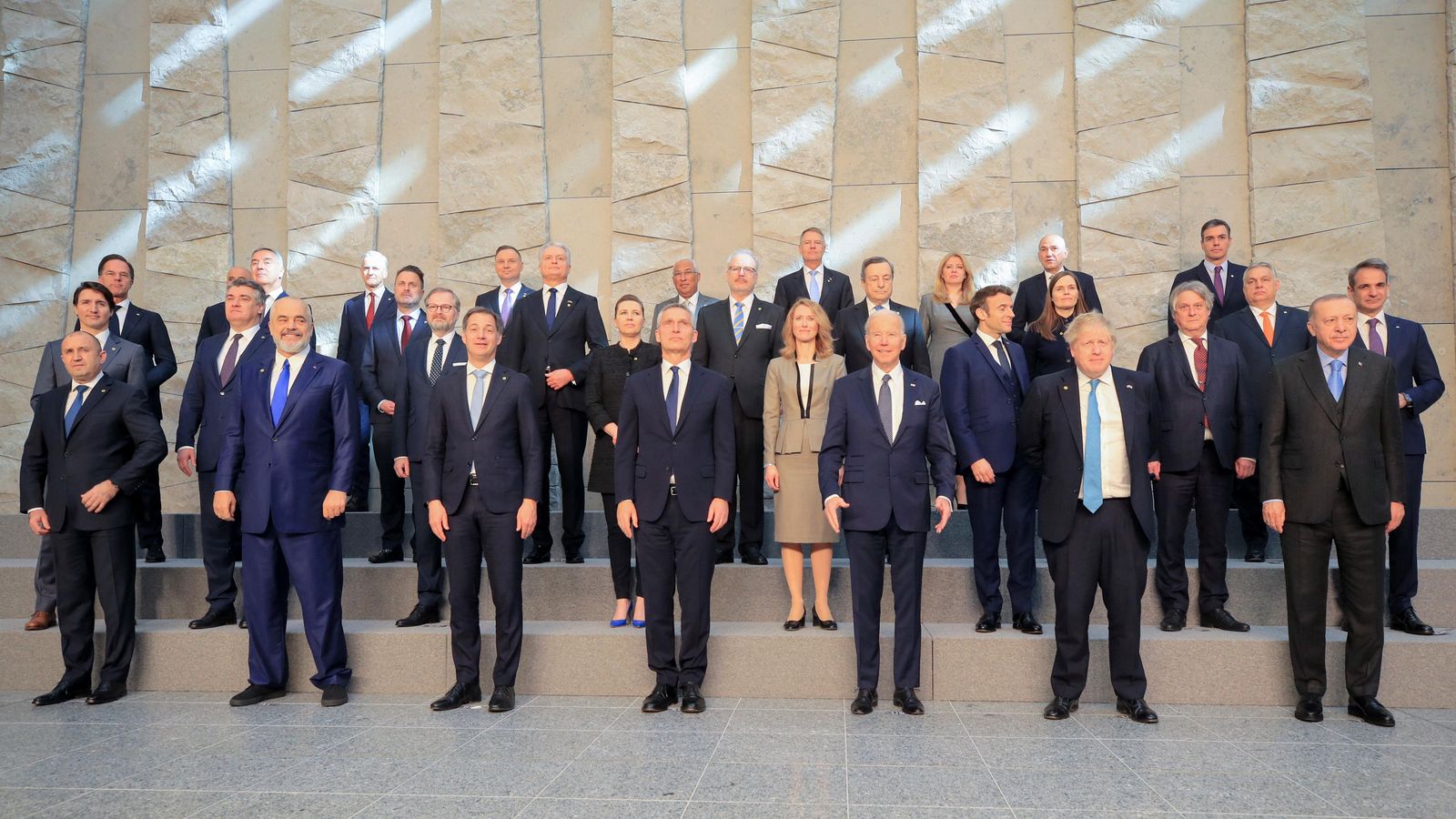 Foto de família de la cimera de l'OTAN a Brussel·les