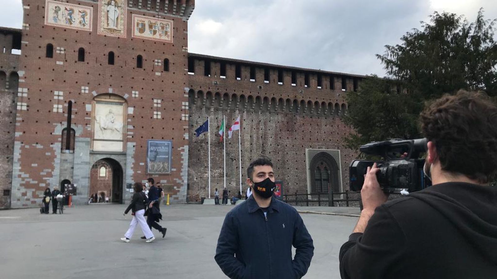 Chema d’Alacant, que fa 2 anys que viu a Milà, quedem a l’estadi de San Siro.