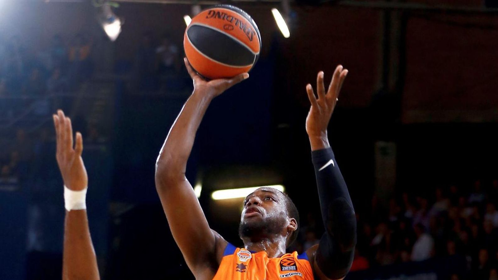 Jordan Loyd ha sigut el màxim anotador del València Basket al Palau, amb 17 punts