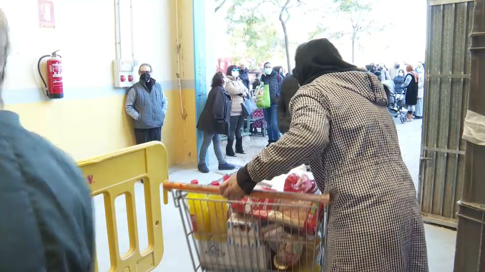 Cua a un banc d'aliments
