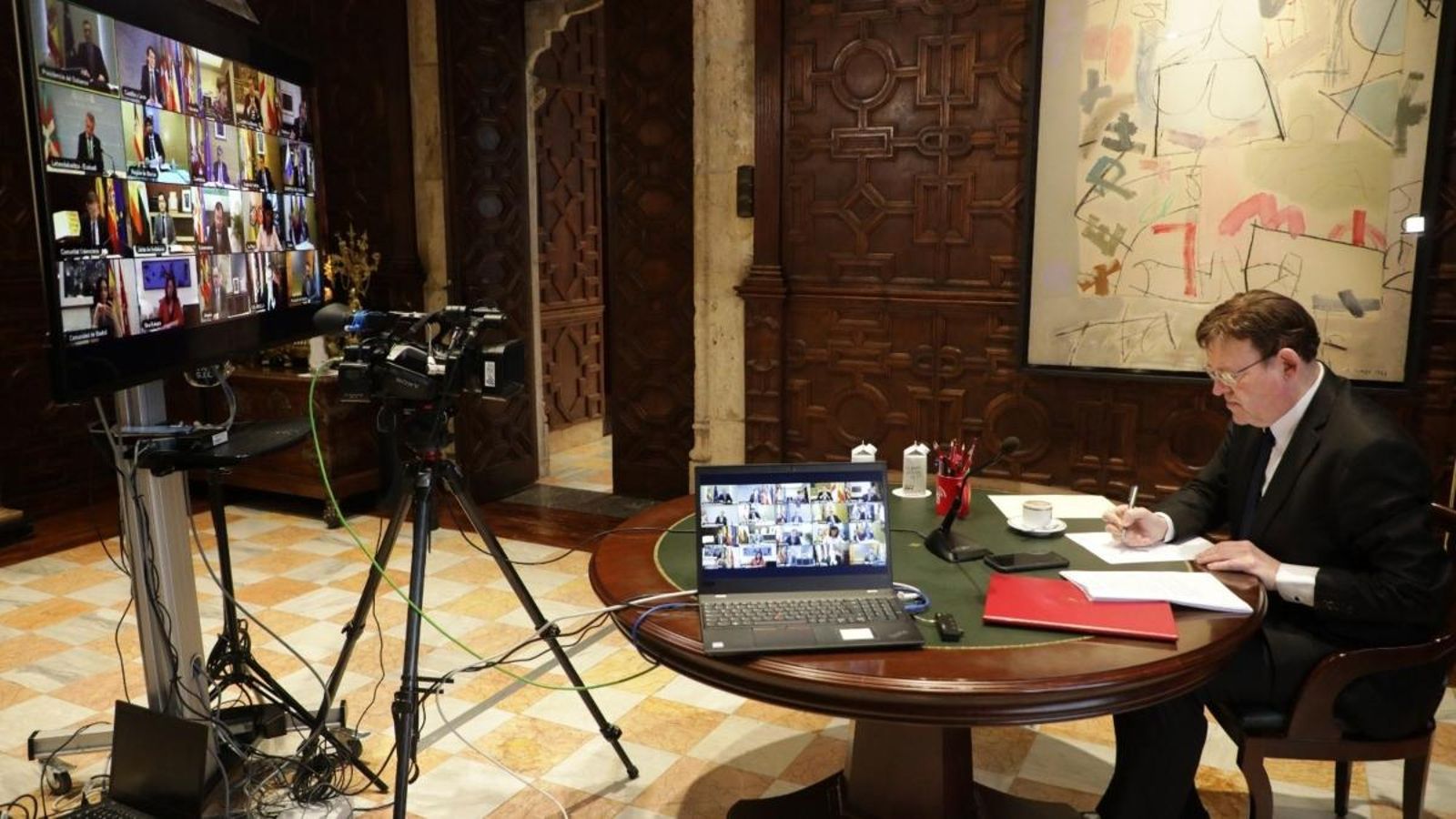 El cap del Consell, Ximo Puig, en una imtge d'arxiu durant una conferència de presidents autonòmics celebrada de manera telemàtica