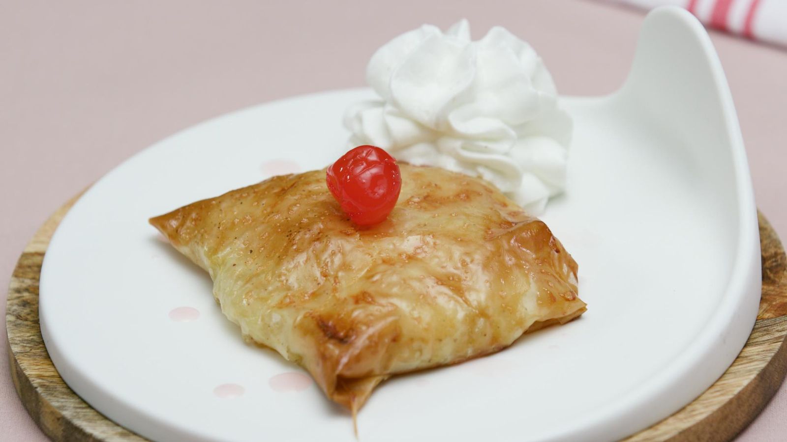 Cassoleta de pinya amb escuma de coco