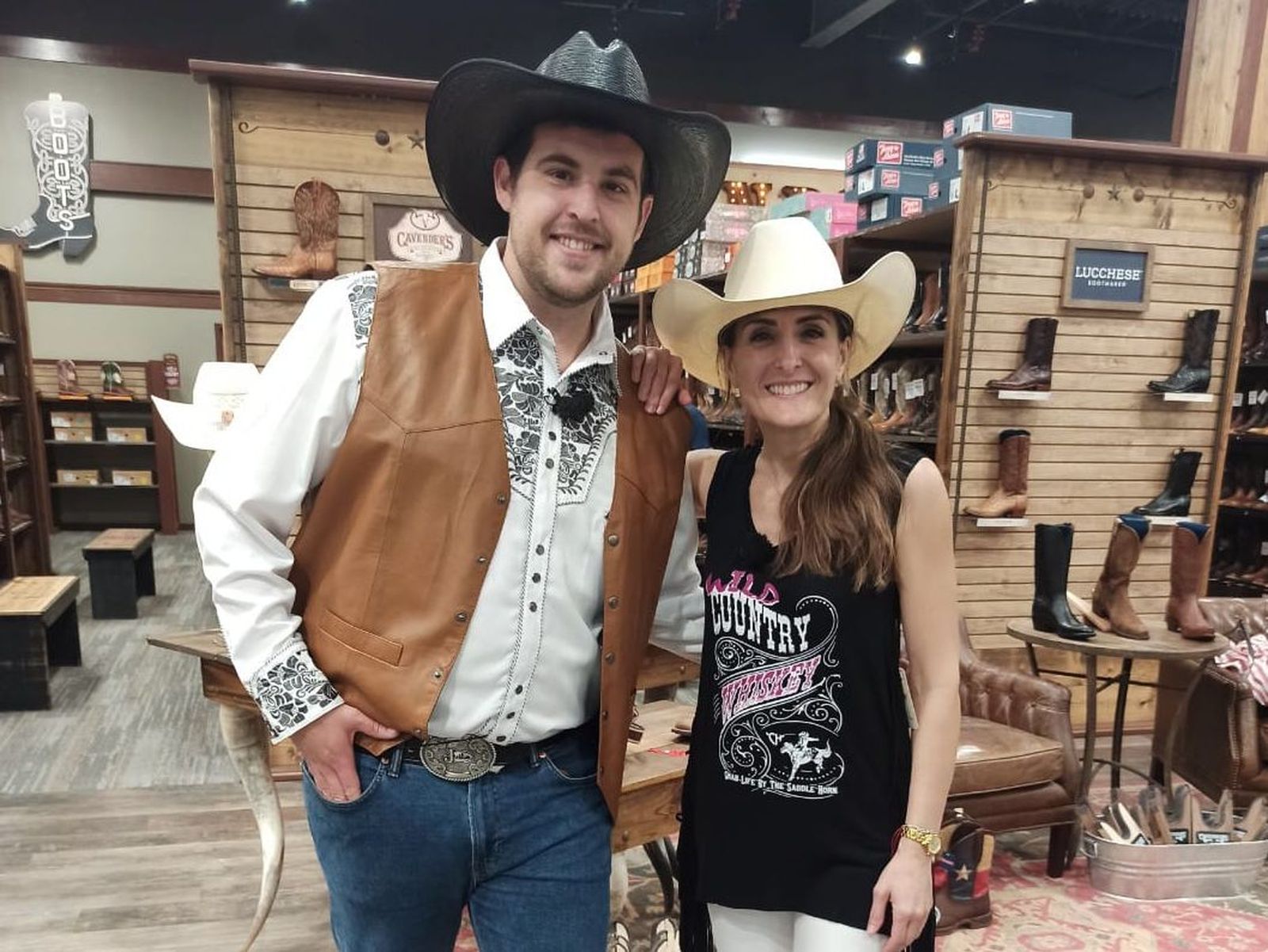 Amb Mónica, d'Artana, ens vestirem amb la indumentària tradicional texana i tastarem la torrada de carn més famosa de la regió