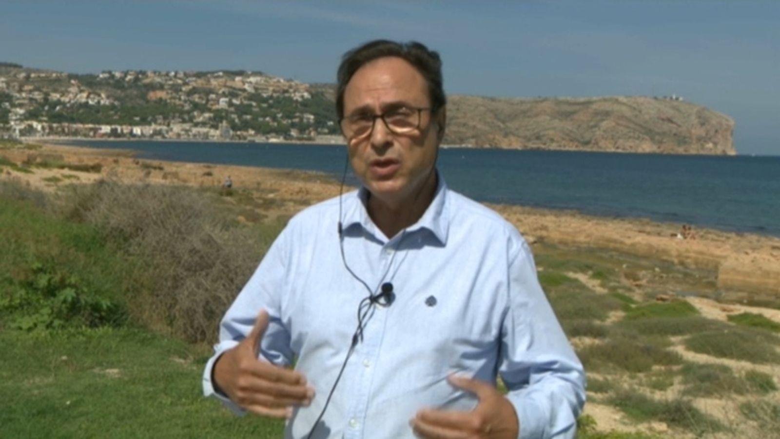 El conseller d'Hisenda, Vicent Soler, en una entrevista en directe per a l'informatiu d'À Punt