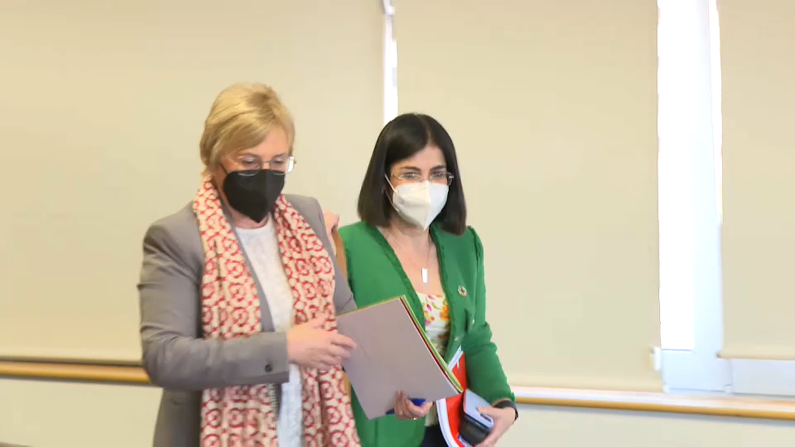Ana Barceló i Carolina Darias en Les noticies del migdia