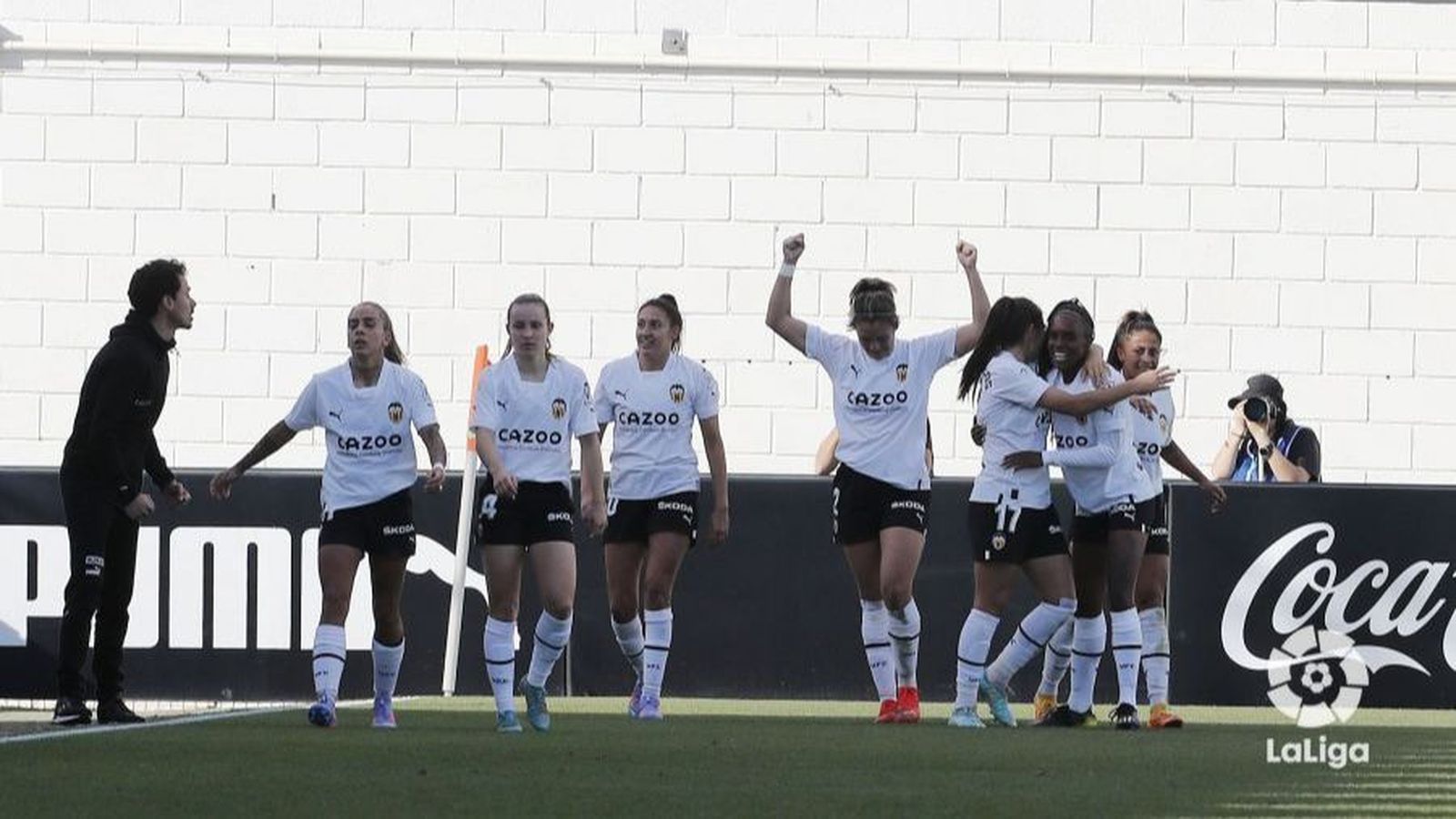 Les jugadores del València celebren el 2-1