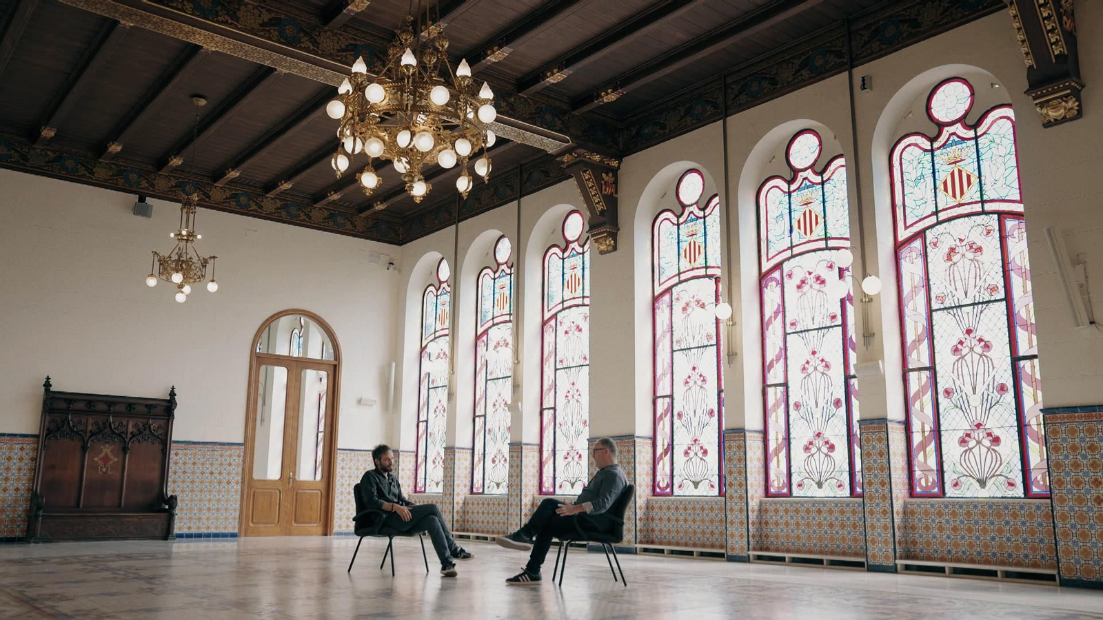 En el cas valencià, la segona meitat del segle XIX coincideix amb un procés de redreçament cultural conegut com a Renaixença.