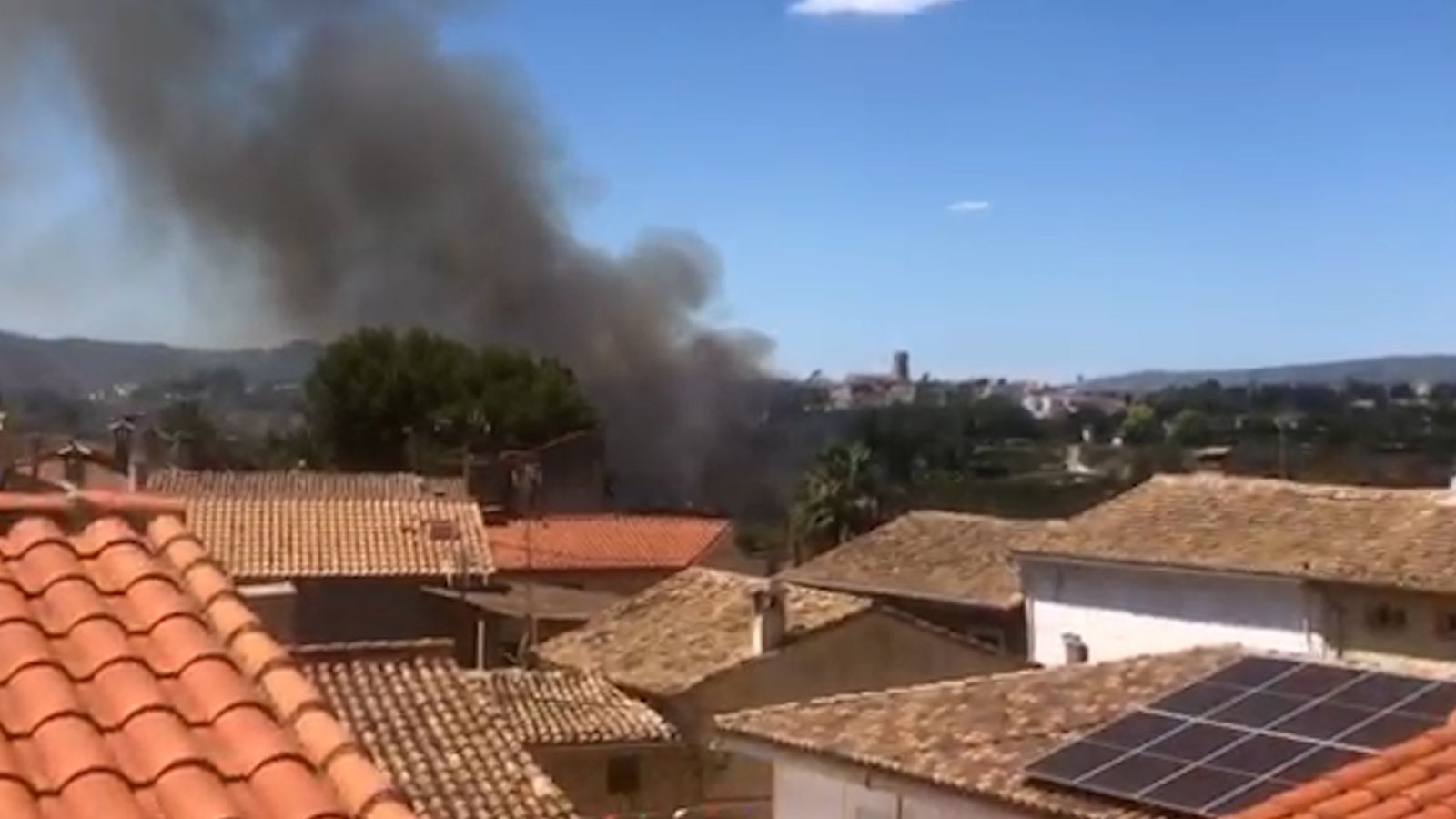 Imatges del foc registrat este diumenge a Xàtiva