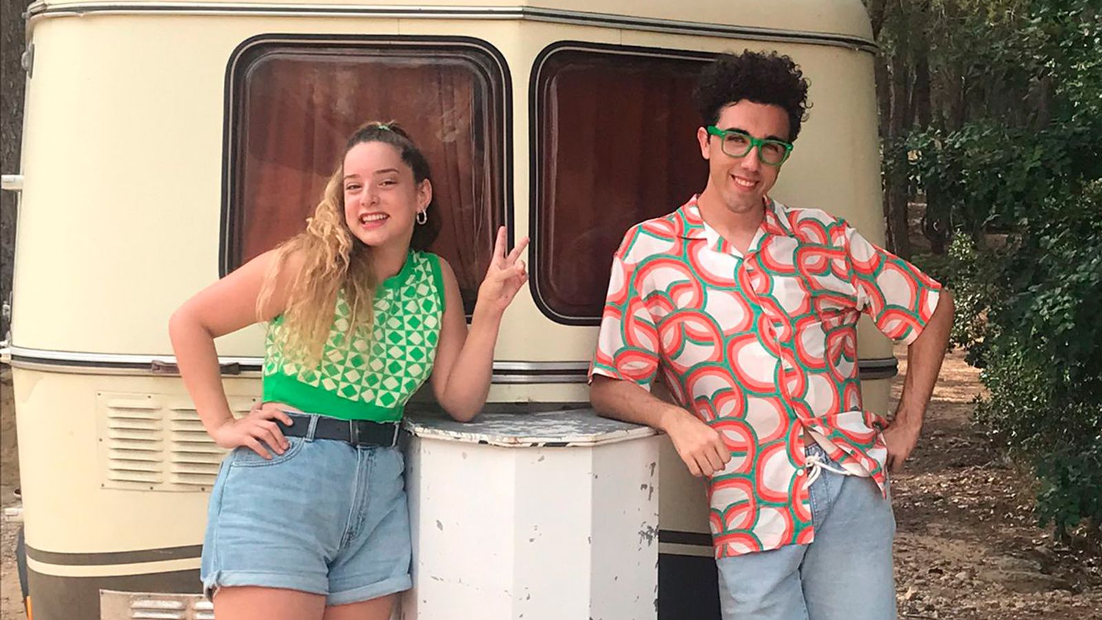 Laia i Pau a la caravana