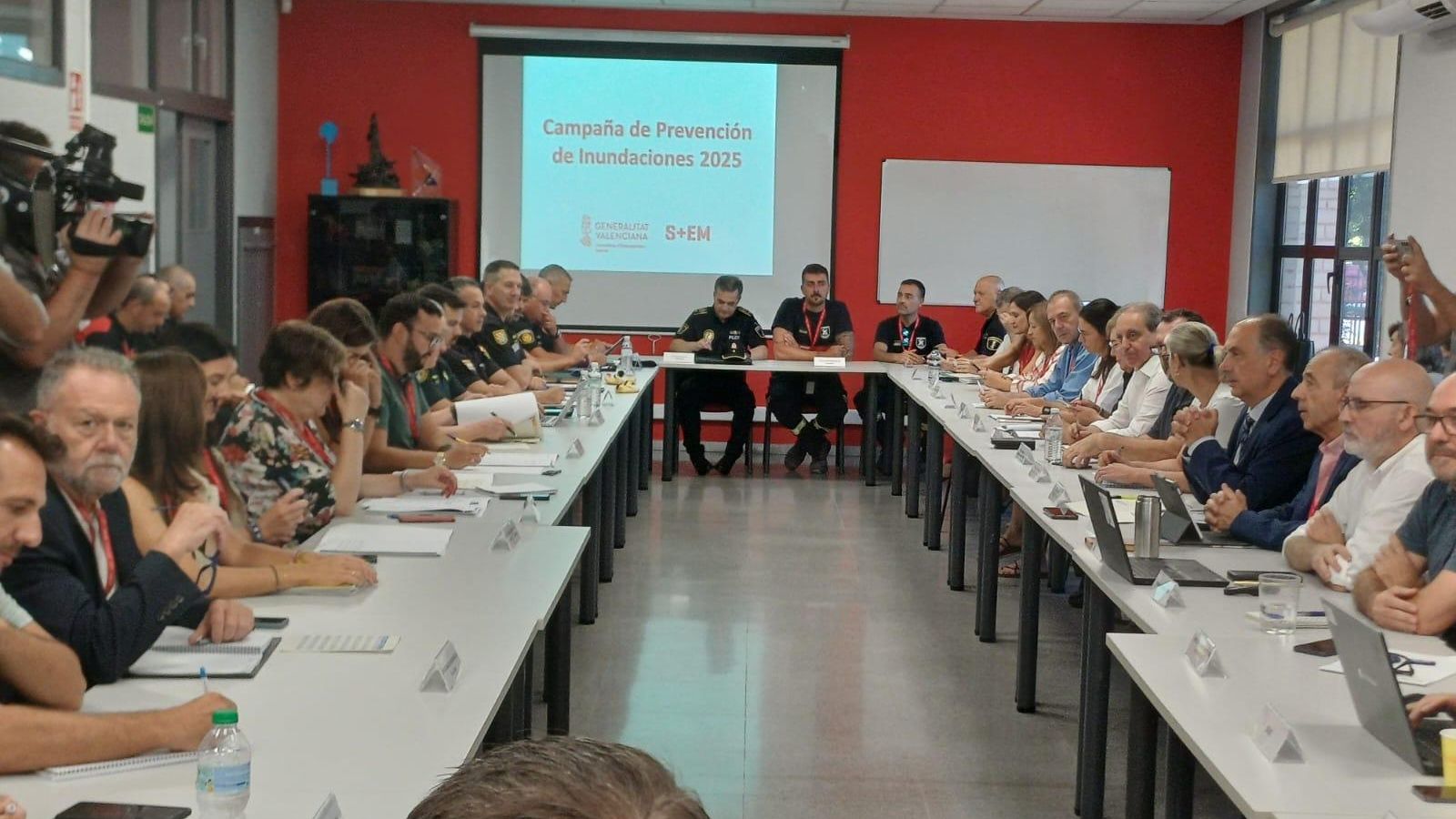 Presentació de la campanya "Prevenció d'inundacions" a tots els organismes implicats Presentació de la Campanya de Prevenció d'Inundacions a tots els organismes implicats