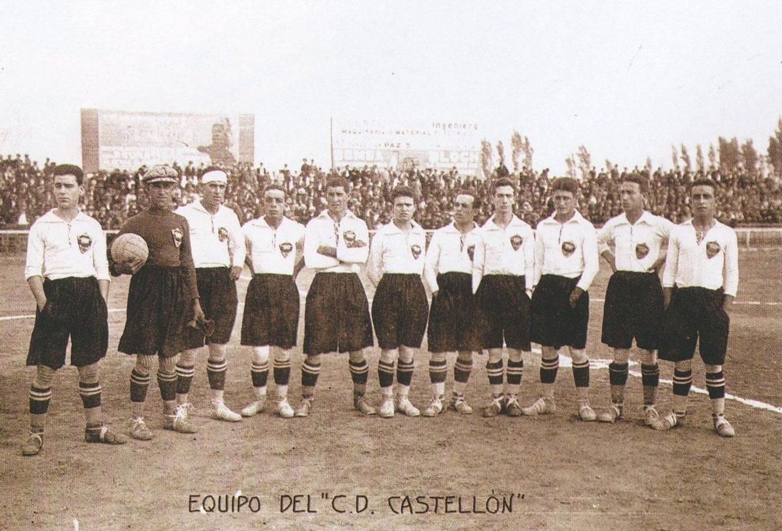 Primera alineació que va jugar en el Camp del Sequiol