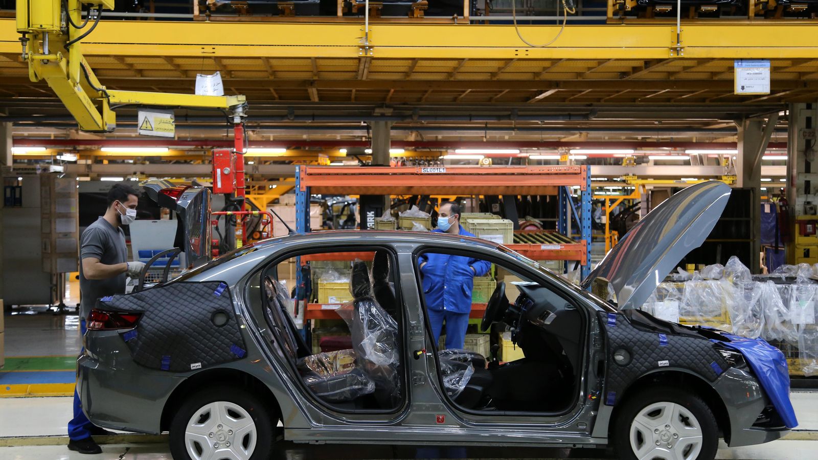 Planta de fabricació d'automòbils a Teheran, l'Iran